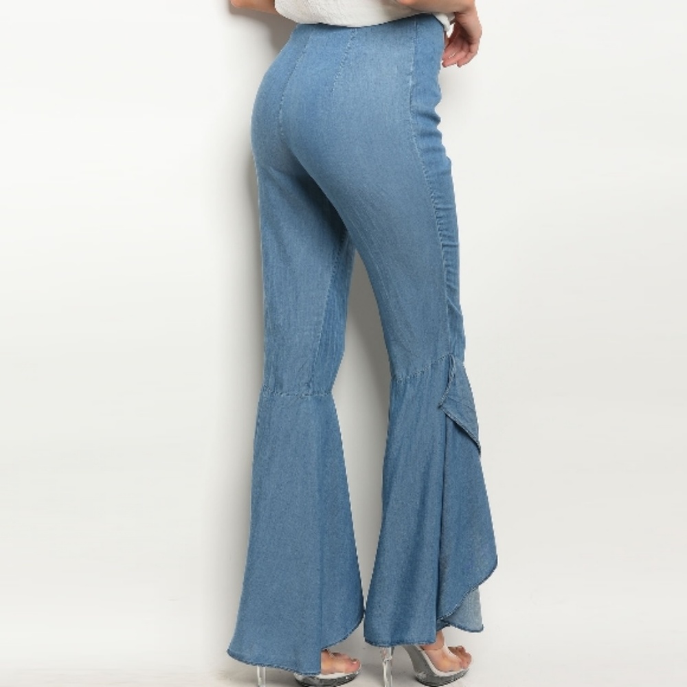 High/Low Flare Frayed Hem Jeans - Picture 3 of 7